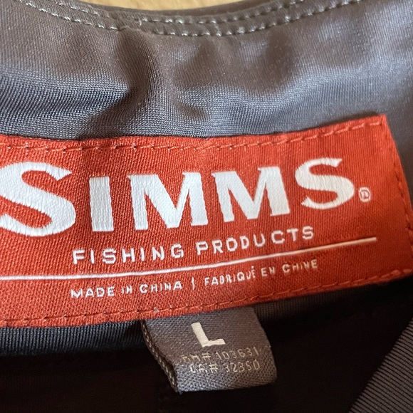 Simms. Navy blue skort. Size large - Picture 8 of 9